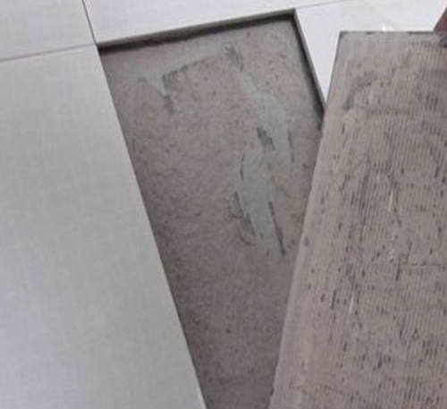 南平瓷砖空鼓维修公司分享瓷砖铺贴时如果打浆（即涂抹在瓷砖背面和基层上的砂浆或瓷砖胶）过少，会带来以下问题
